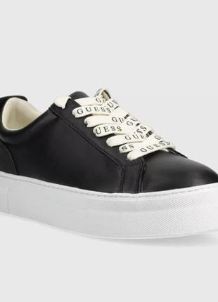 Кроссовки guess