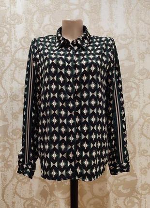 Рубашка в гарний принт.