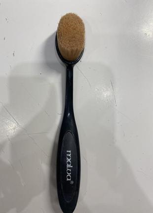 Кисть для нанесение тонального средства