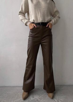 Стильні брюки кльош зі штучної шкіри штани екошкіра2 фото