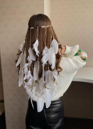 Белая повязка с перьями на голову2 фото