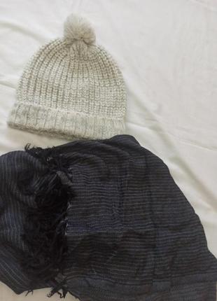 Комплект шапка с бубоном и шарф1 фото
