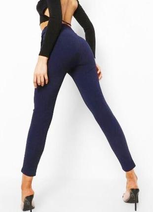Шикарные фактурные темно-синие брюки скинни высокая посадка boohoo 💜❄️💜2 фото