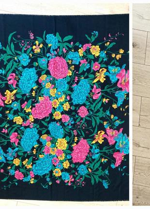 Винтажный итальянский шикарный платок в цветочный принт( 118 см на 118 см)3 фото