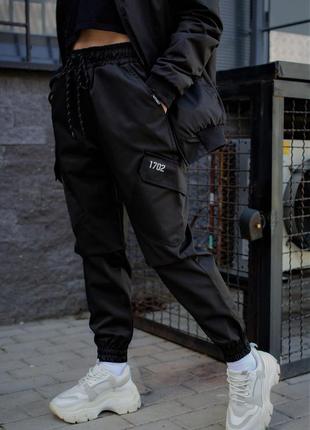 Черные женские стильные брюки карго на манжетах bayraktar without1 фото