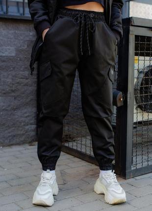 Черные женские стильные брюки карго на манжетах bayraktar without5 фото