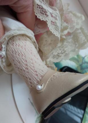 Продам фарфоовую винтажную куклу с настоящими ресницами