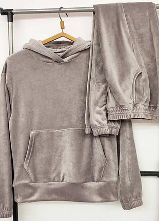 Теплий модний велюровий костюм