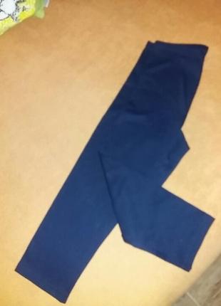 Практичные трикотажные брюки на высокой посадке.швейцария.