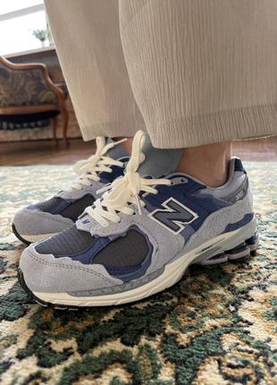 New balance women's 22v1 sneaker best sale
