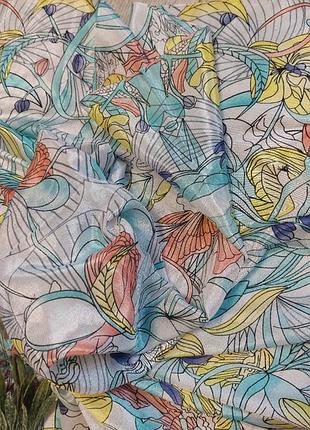 Нежный платок в цветочный принт h&m(88 см на 84 см)