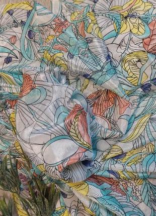 Нежный платок в цветочный принт h&amp;m(88 см на 84 см)4 фото