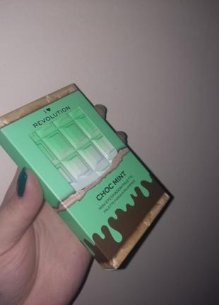 Makeup revolution палетка тіней mini chocolate choc mint3 фото