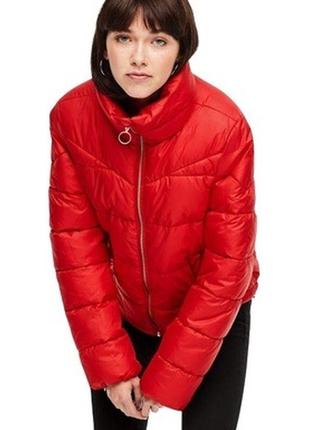 Червона жіноча куртка2 фото