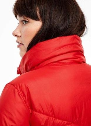 Червона жіноча куртка5 фото