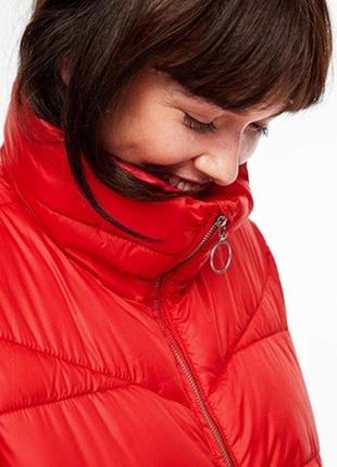 Червона жіноча куртка6 фото