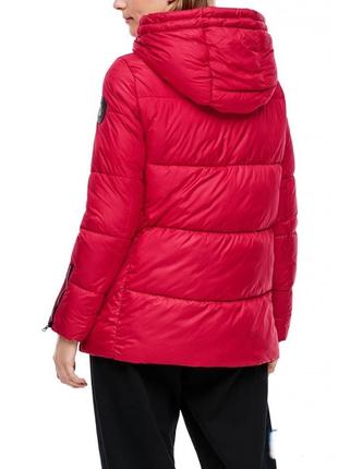 Червона жіноча куртка7 фото