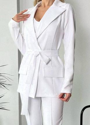 Женский брючный костюм тройка с пиджаком топом классический нарядный белый молочный3 фото