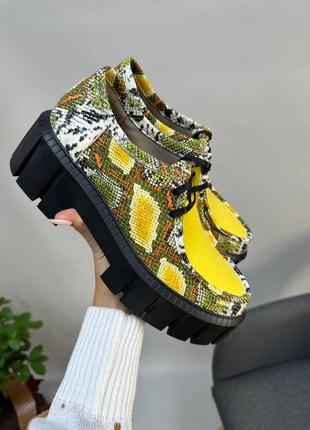 Жіночі туфлі оксфорди з натуральної екслюзивної  шкіри в жолтих кольорах10 фото