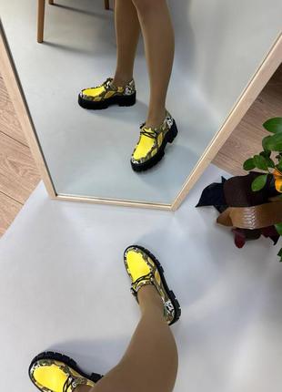 Жіночі туфлі оксфорди з натуральної екслюзивної  шкіри в жолтих кольорах6 фото