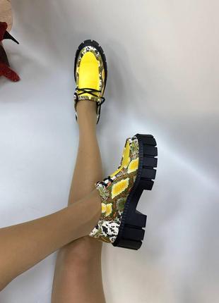 Жіночі туфлі оксфорди з натуральної екслюзивної  шкіри в жолтих кольорах9 фото