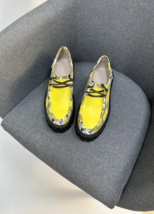 Жіночі туфлі оксфорди з натуральної екслюзивної  шкіри в жолтих кольорах8 фото