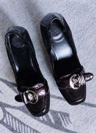 Ефектні лаковані туфлі, чорні лаковані туфлі8 фото
