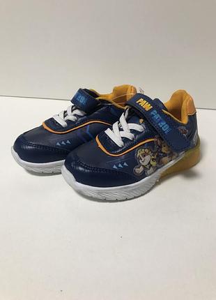 Фирменные кроссовки 25