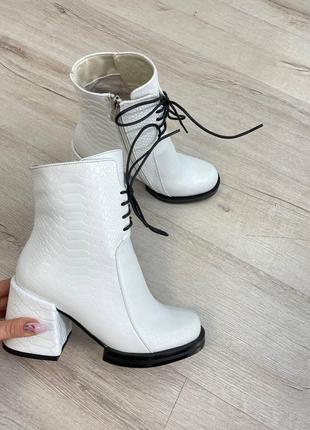 Белые ботильоны ботинки на удобном каблуке кожаные много цветов3 фото