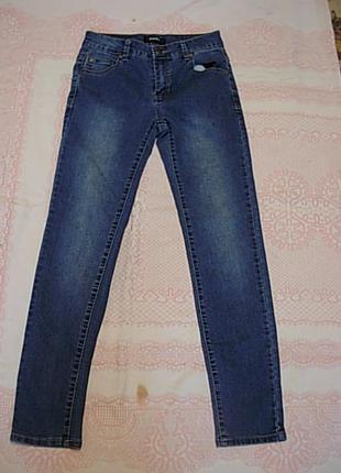 Джинсы dkny