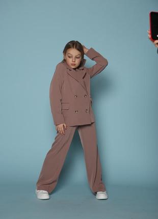 Костюм детский подростковый брючный для девочки двубортный пиджак брюки какао школьный4 фото