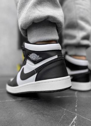 Круті чоловічі високі кросівки nike air jordan retro 1 black white чорно-білі3 фото