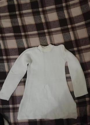 Белый свитер