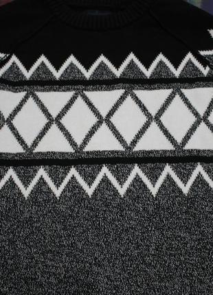 Тёплый свитер чёрно-белый со швами на изнанку рисунком зимний чёрный белый серый c&a angelo litrico6 фото