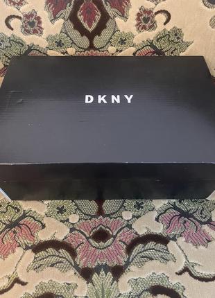 Красивые кроссовки dkny р.373 фото