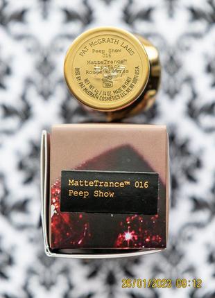 Нюдовая матовая помада для губ pat mcgrath labs lipstick mattetrance 016 peep show 4 г3 фото