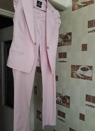 Літній костюмчик брючки +жилетка.