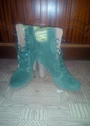 Черевики , шкікяні, зручна колядка, якщо є питання пишіть, завжди можна домовитись