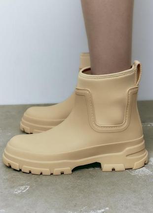 Гумові черевики