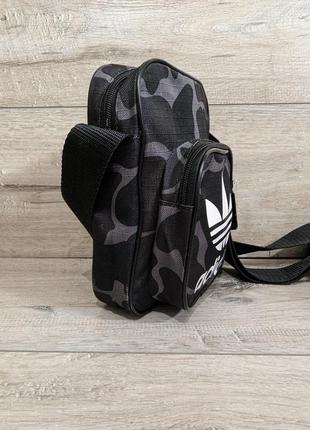 Черная мини-сумка адидас adidas с камуфляжным принтом5 фото