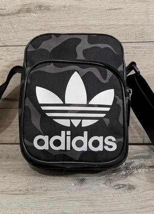 Черная мини-сумка адидас adidas с камуфляжным принтом2 фото
