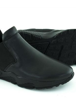 Кроссовки мида