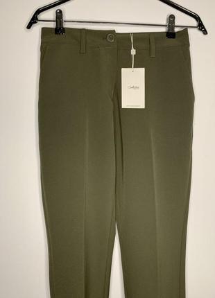 Темно-зеленые женские брюки со стрелками от piazza italia3 фото