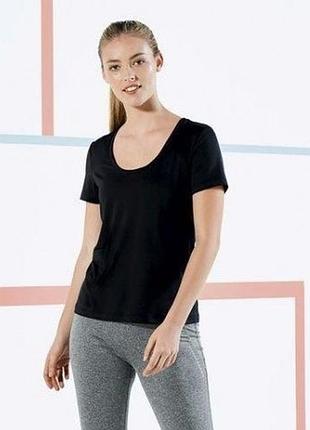 Спортивна футболка