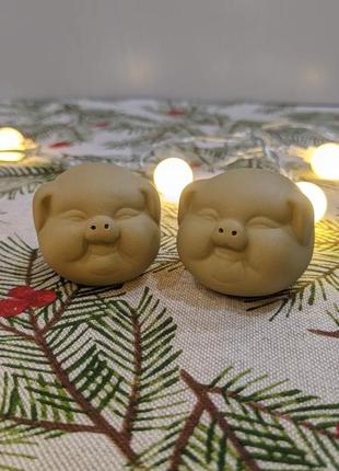 Чайна фігурка - свинка