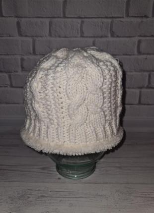 Шапка в'язана