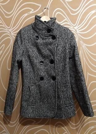 Укороченное женское пальто размер 44