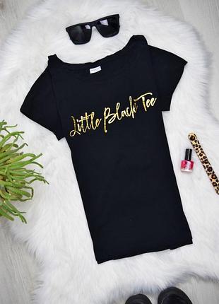 Чёрная базовая футболка с золотистой надписью