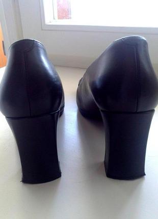 39р. кожаные матовые туфли на широким каблуке tj collection3 фото
