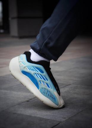 Кроссовки adidas yeezy 700 v3